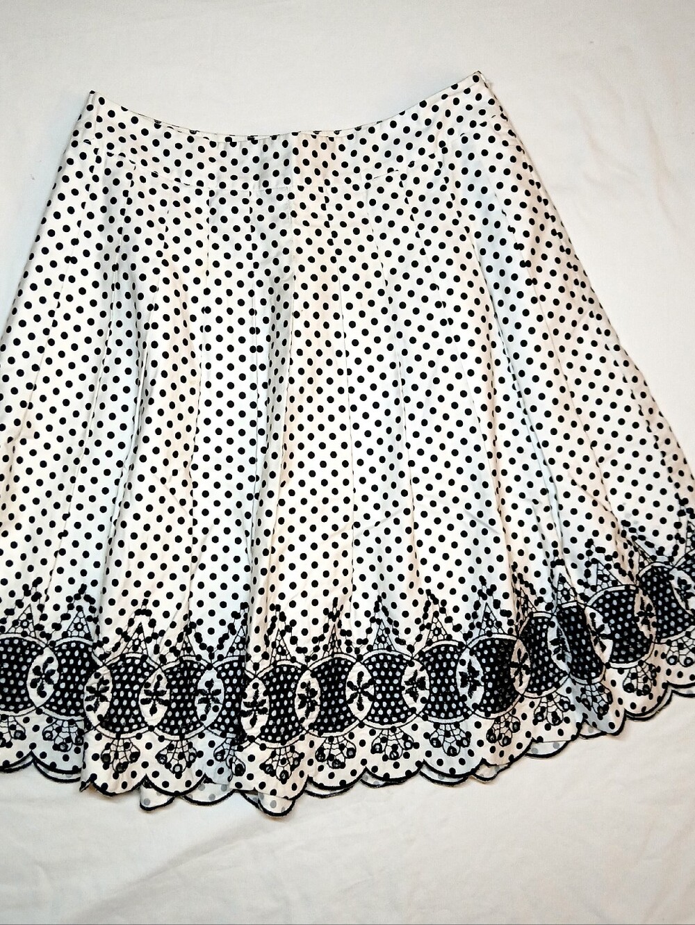Talbots Size 6p Skirt Pleated  Lined Side Slit and Zipper Black and White Dots